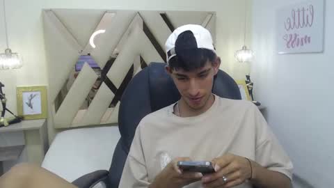 Snapshot of ferphoenix_ chatting on 6, 3, 2025 FER PHOENIX online show from 6, 3, 2025