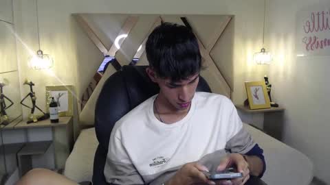 Snapshot of ferphoenix_ chatting on 7, 3, 2025 FER PHOENIX online show from 7, 3, 2025