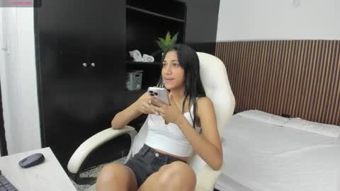 Snapshot of ffreyja_ chatting on 6, 11, 2025 Freyja online show from 6, 11, 2025