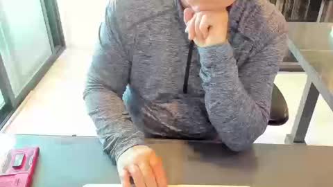 Snapshot of fhetzl chatting on 11, 10, 2025 fhetzl online show from 11, 10, 2025