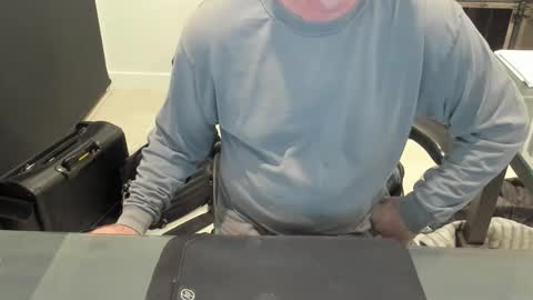 Snapshot of fhetzl chatting on 18, 11, 2025 fhetzl online show from 18, 11, 2025