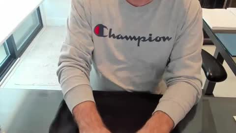 Snapshot of fhetzl chatting on 23, 11, 2025 fhetzl online show from 23, 11, 2025