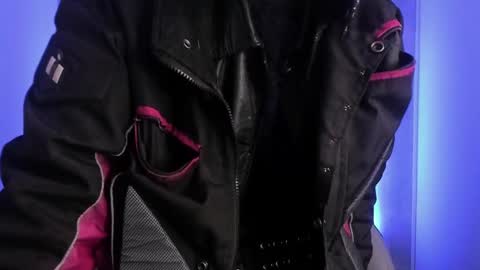   online show from 21, 2, 2025