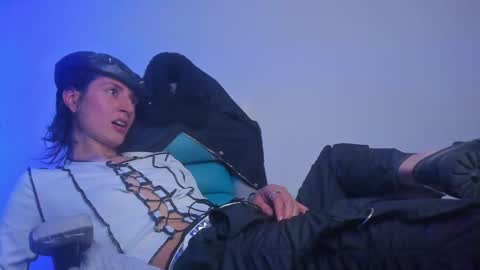   online show from 5, 3, 2025