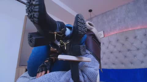   online show from 2, 10, 2025