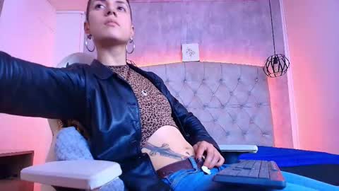   online show from 18, 12, 2025