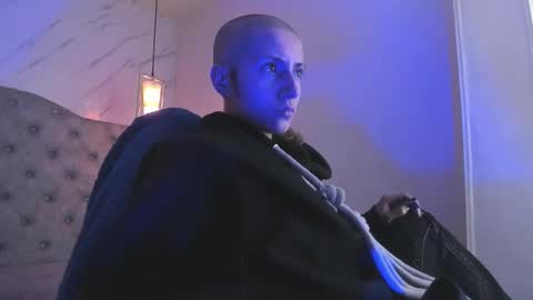   online show from 18, 3, 2026