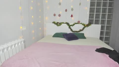 Fiery Stella online show from 29, 12, 2024