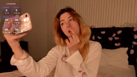 Snapshot of fieryfeline chatting on 11, 9, 2025 Filla online show from 11, 9, 2025