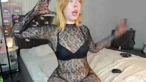 Snapshot of fieryfeline chatting on 12, 9, 2025 Filla online show from 12, 9, 2025