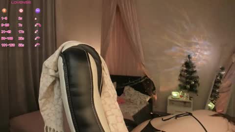 Snapshot of fieryfeline chatting on 4, 12, 2025 Filla online show from 4, 12, 2025