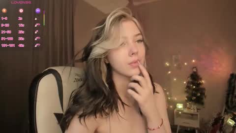 Snapshot of fieryfeline chatting on 15, 12, 2025 Filla online show from 15, 12, 2025