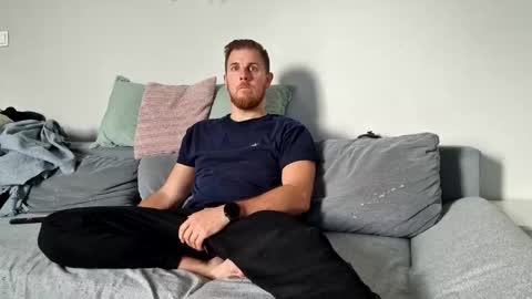 Snapshot of fikol123 chatting on 15, 10, 2025 fiolkamil online show from 15, 10, 2025