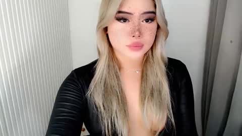 Snapshot of filipina_slutty69xxx chatting on 11, 11, 2025 Angela DONT FORGET TO FOLLOW AND GIVE ME APPRECIATION online show from 11, 11, 2025