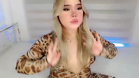 Snapshot of filipina_slutty69xxx chatting on 15, 11, 2025 Angela DONT FORGET TO FOLLOW AND GIVE ME APPRECIATION online show from 15, 11, 2025