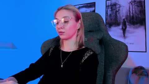 cap and Lana  online show from 6, 3, 2025