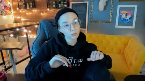 cap and Lana  online show from 18, 9, 2025