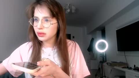 Snapshot of filliana chatting on 1, 2, 2026 filliana online show from 1, 2, 2026