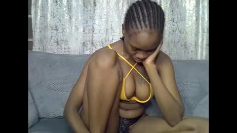 fine_queen12 online show from 25, 5, 2026