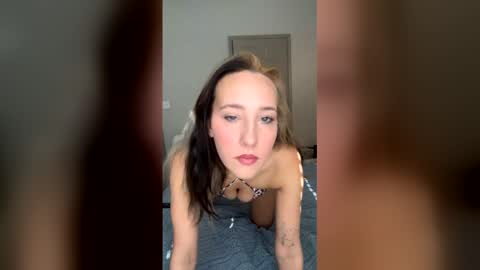 fineshytdaisy online show from 7, 1, 2026