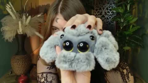 fiora online show from 21, 11, 2025