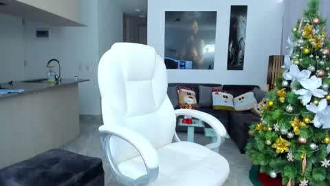 fiore   online show from 7, 1, 2025