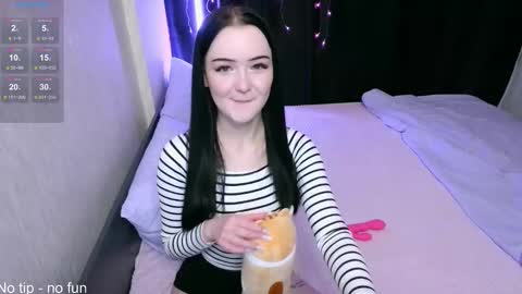 Snapshot of first_day_ chatting on 28, 10, 2025 ALICESTEVEVECTOR pvt open online show from 28, 10, 2025