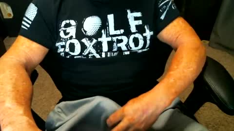 Snapshot of fitguy40 chatting on 22, 6, 2026 fitguy40 online show from 22, 6, 2026