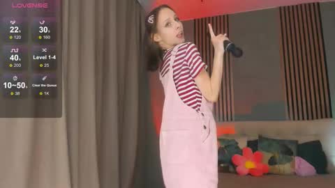 im Linda please give me thumbs up online show from 25, 11, 2025