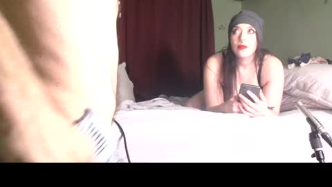 Flannel Dong online show from 8, 11, 2025