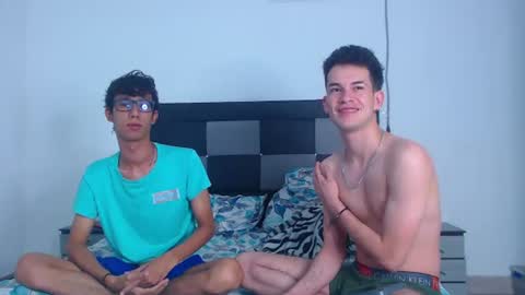 Snapshot of fleeting_love chatting on 5, 7, 2026 Steven and Daniel online show from 5, 7, 2026