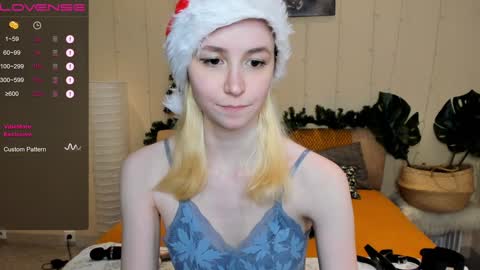 Snapshot of fleximona chatting on 13, 12, 2024 FlexiMona online show from 13, 12, 2024