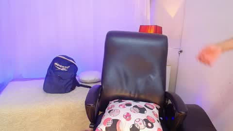 F L O R online show from 4, 2, 2026