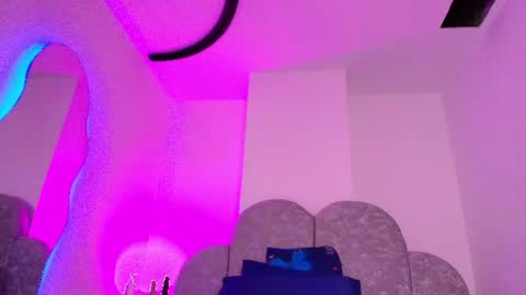 Flordecayena  online show from 8, 7, 2026