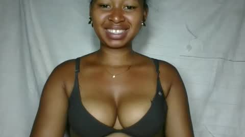 florencia011 online show from 21, 11, 2025