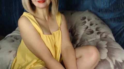 Snapshot of floretdiana chatting on 21, 10, 2025 floretdiana online show from 21, 10, 2025
