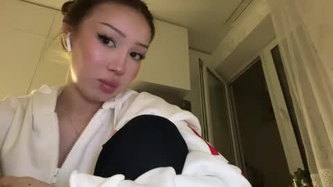 Snapshot of florinebolevice chatting on 3, 6, 2026 Lucy online show from 3, 6, 2026