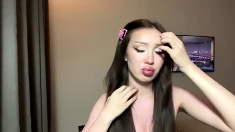 Snapshot of florinebolevice chatting on 25, 6, 2026 Lucy online show from 25, 6, 2026