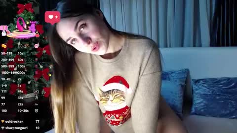 Snapshot of flouvet chatting on 17, 12, 2025 Flouvet online show from 17, 12, 2025