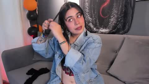 Snapshot of flower_smith_ chatting on 11, 10, 2025 Its a pleasure to meet you. Im Flower. Help me reach 1k. Follow me. online show from 11, 10, 2025