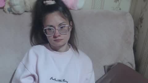 Snapshot of flowercandydoll chatting on 19, 4, 2026 say meow and send tip online show from 19, 4, 2026