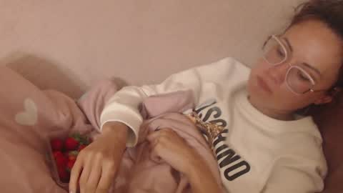 Snapshot of flowercandydoll chatting on 7, 6, 2026 say meow and send tip online show from 7, 6, 2026