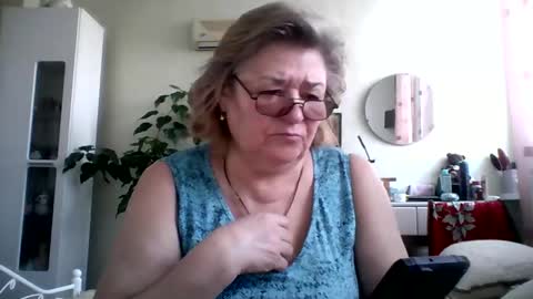 Flowerlower online show from 4, 2, 2025