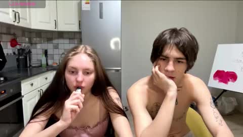 flowerscouple online show from 13, 3, 2026