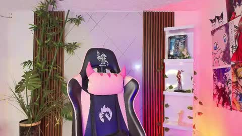  FLUFFY BUBBLE  online show from 9, 10, 2025