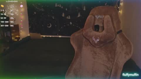 Snapshot of fluffy_muffin3 chatting on 2, 2, 2025 Agatha online show from 2, 2, 2025