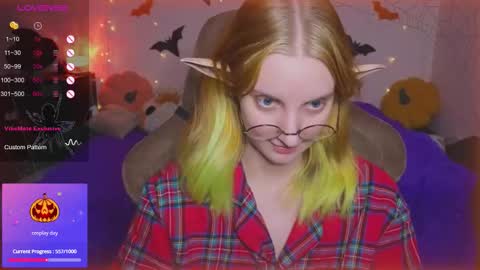 Snapshot of fluffy_muffin3 chatting on 22, 10, 2025 Agatha online show from 22, 10, 2025