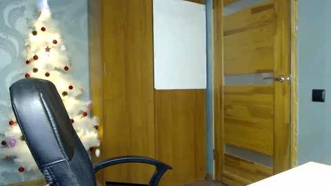 Molli  Ready for any play with you. Hottest show in pvt  Help a student earn big tokens  online show from 25, 12, 2024