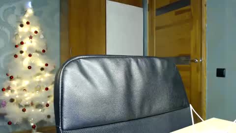 Molli  Ready for any play with you. Hottest show in pvt  Help a student earn big tokens  online show from 27, 12, 2024