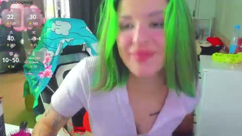 Snapshot of folinskaayaa chatting on 24, 7, 2026 folinskaayaa online show from 24, 7, 2026